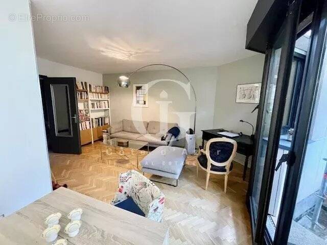 Appartement à VERSAILLES