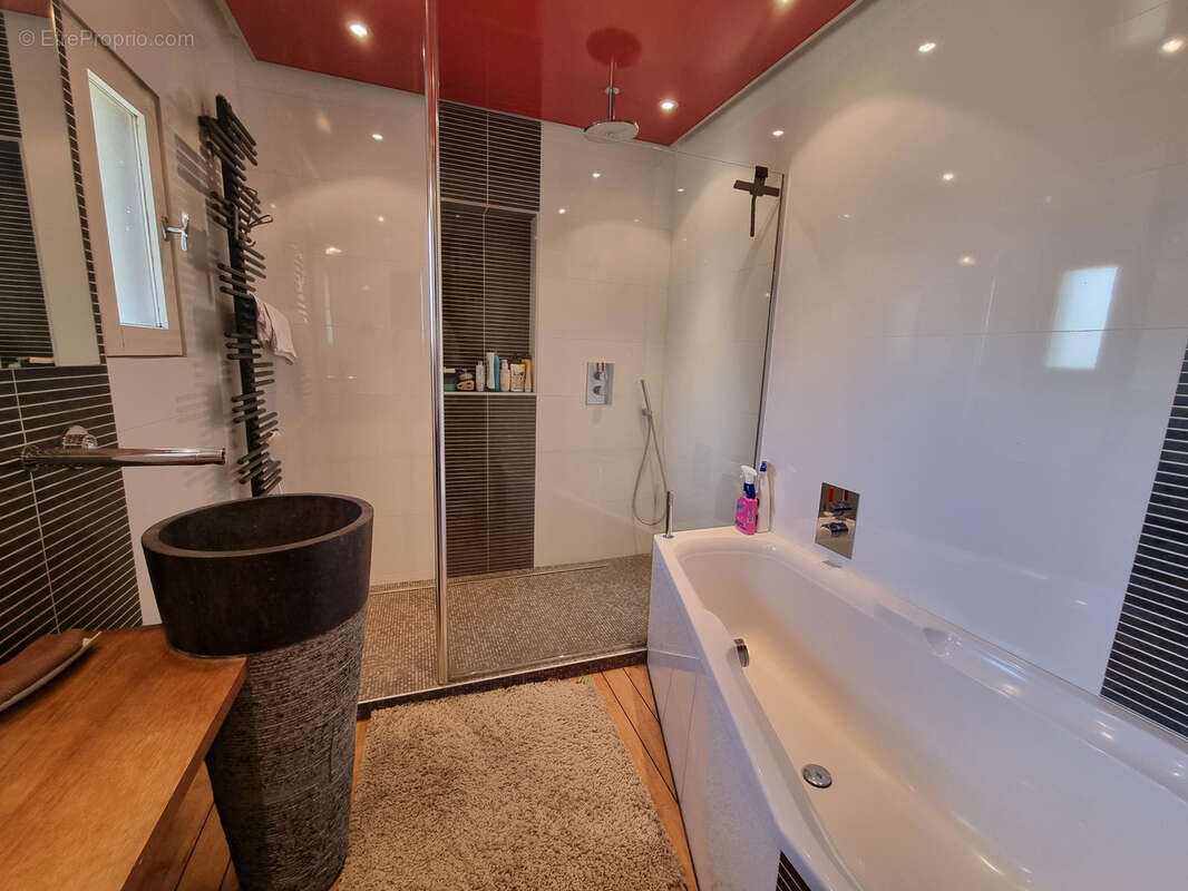 Maison à LES PONTS-DE-CE