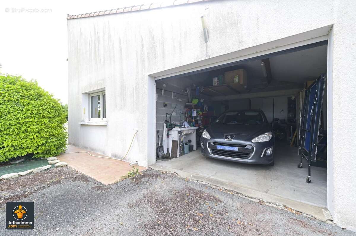 Maison à LA FOYE-MONJAULT