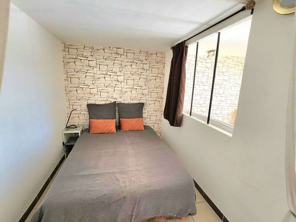 CHATEAU GOMBERT / MAISON D'HOTES 242 M² HABITABLE / - Maison à MARSEILLE-13E