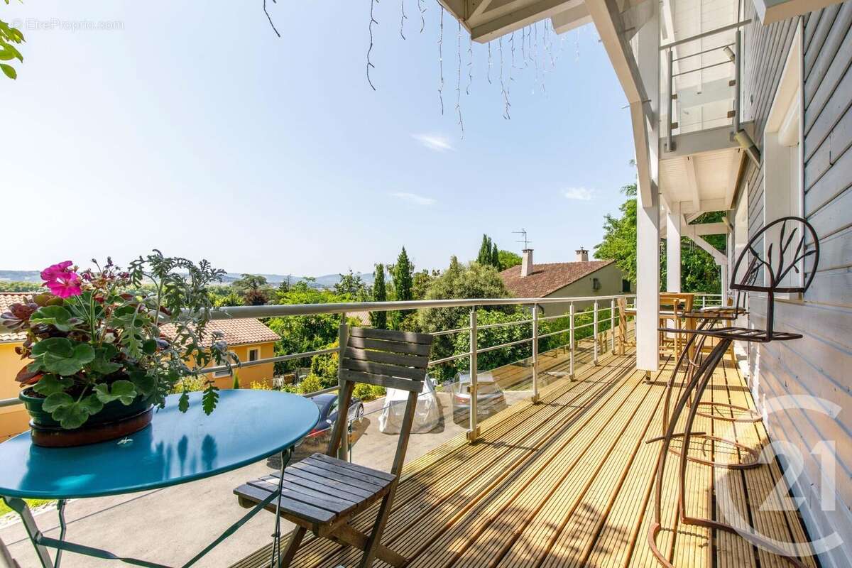 Maison à JASSANS-RIOTTIER