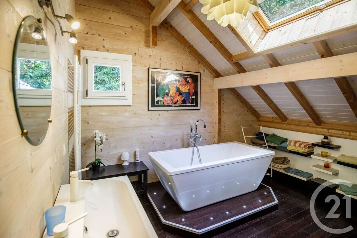 Maison à JASSANS-RIOTTIER