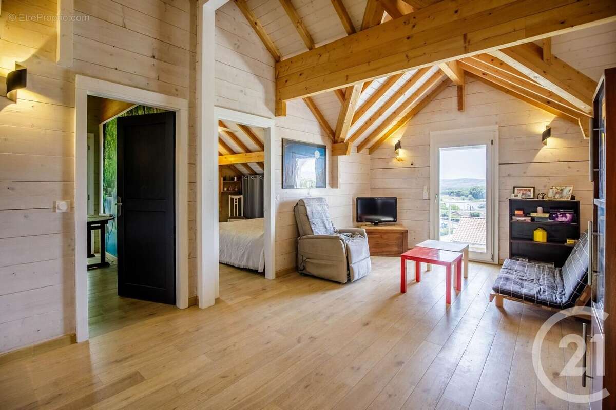 Maison à JASSANS-RIOTTIER