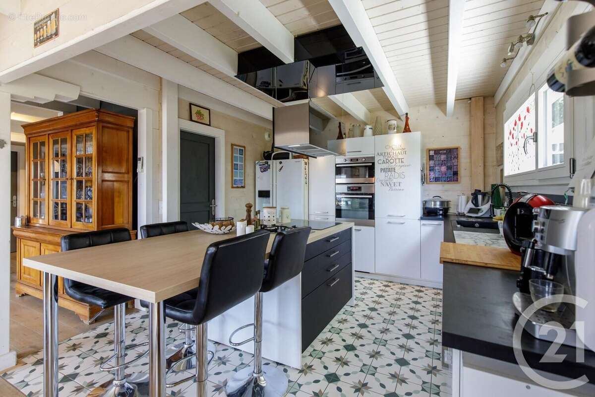 Maison à JASSANS-RIOTTIER