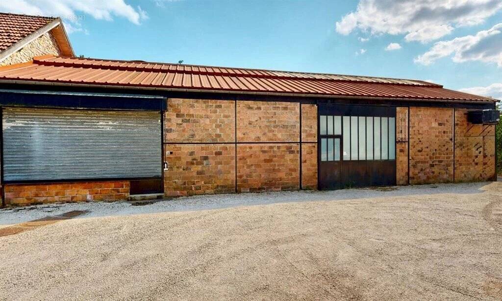 Commerce à CLAIREFONTAINE-EN-YVELINES