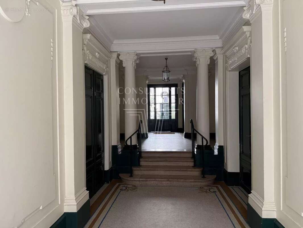 Appartement à PARIS-7E