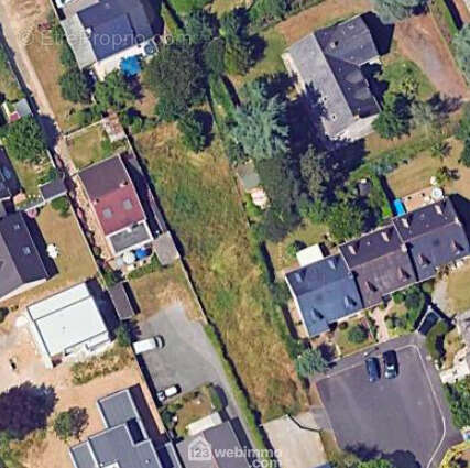 Terrain au calme d&#039;une impasse. - Terrain à SAINTE-LUCE-SUR-LOIRE