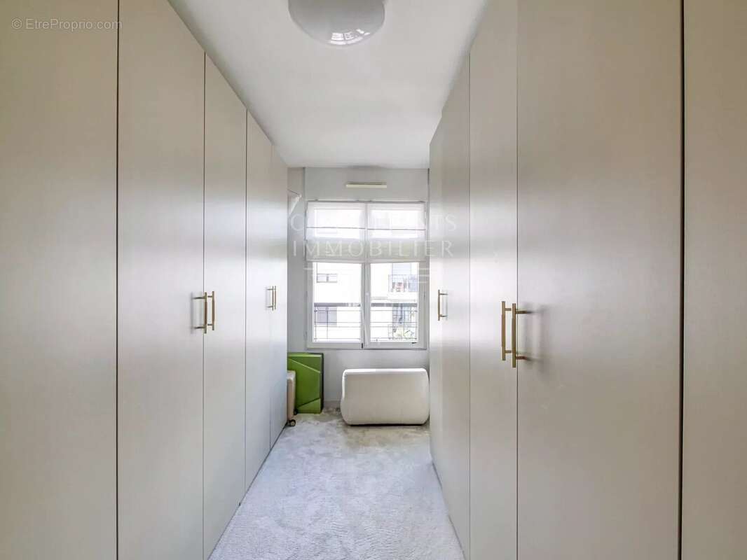 Appartement à SURESNES