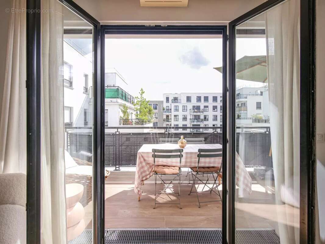 Appartement à SURESNES