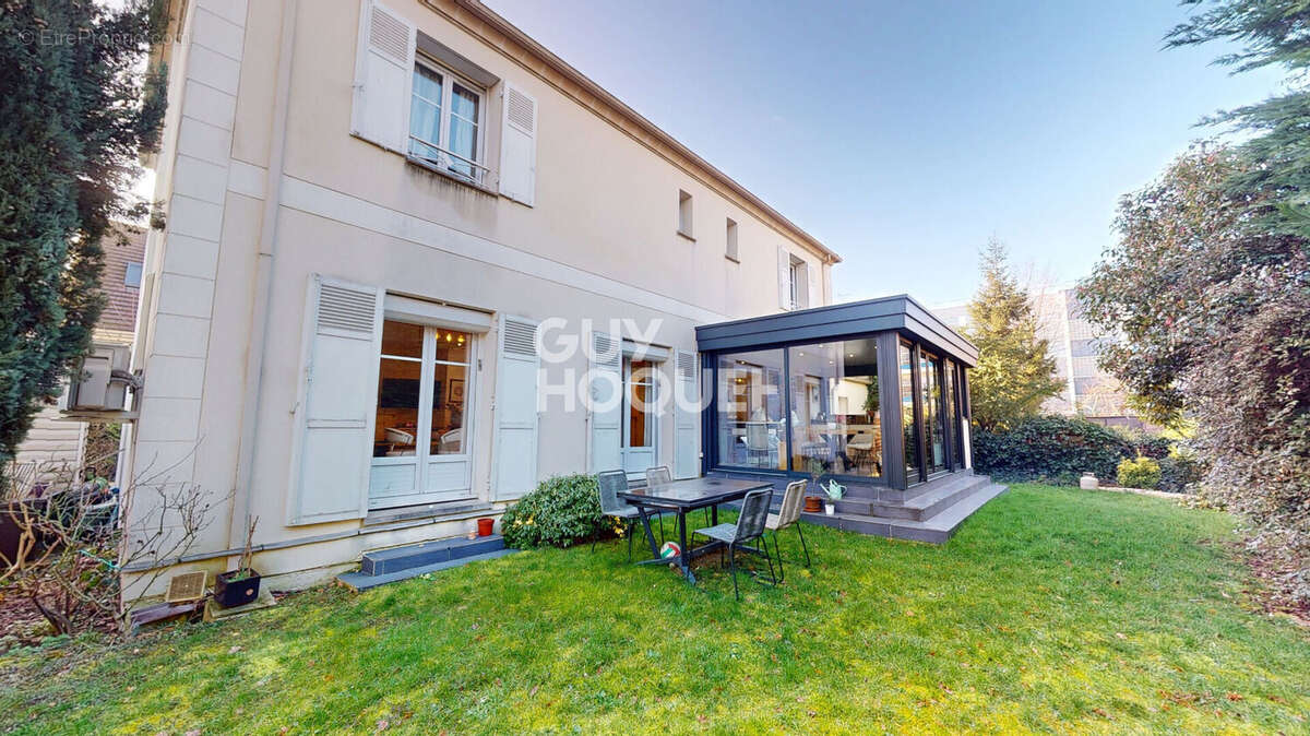 Maison à LES PAVILLONS-SOUS-BOIS