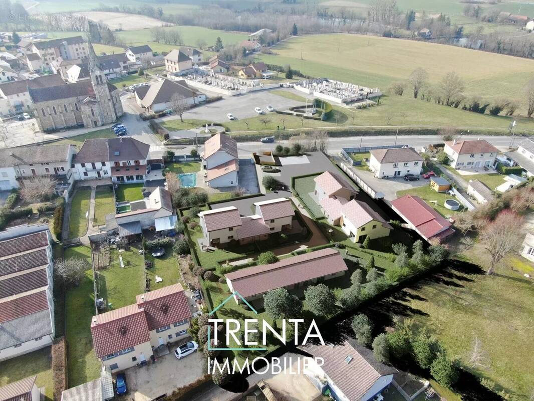 Maison à MONTFERRAT