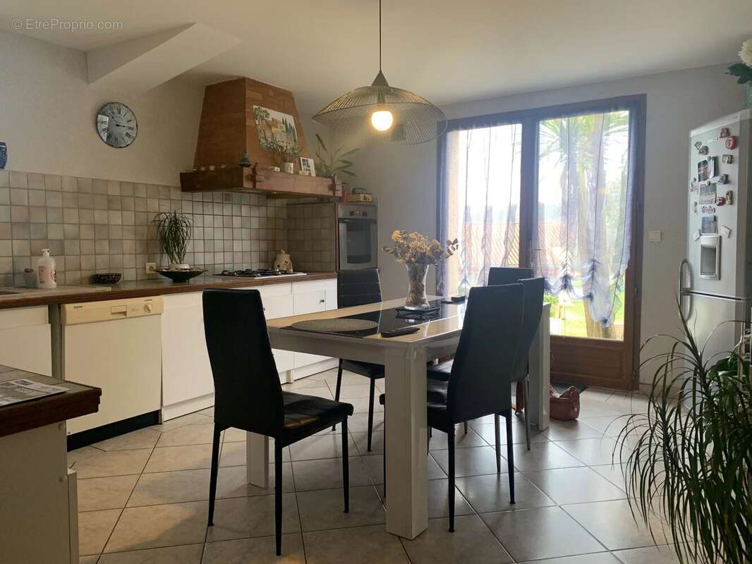 Maison à TRIE-SUR-BAISE