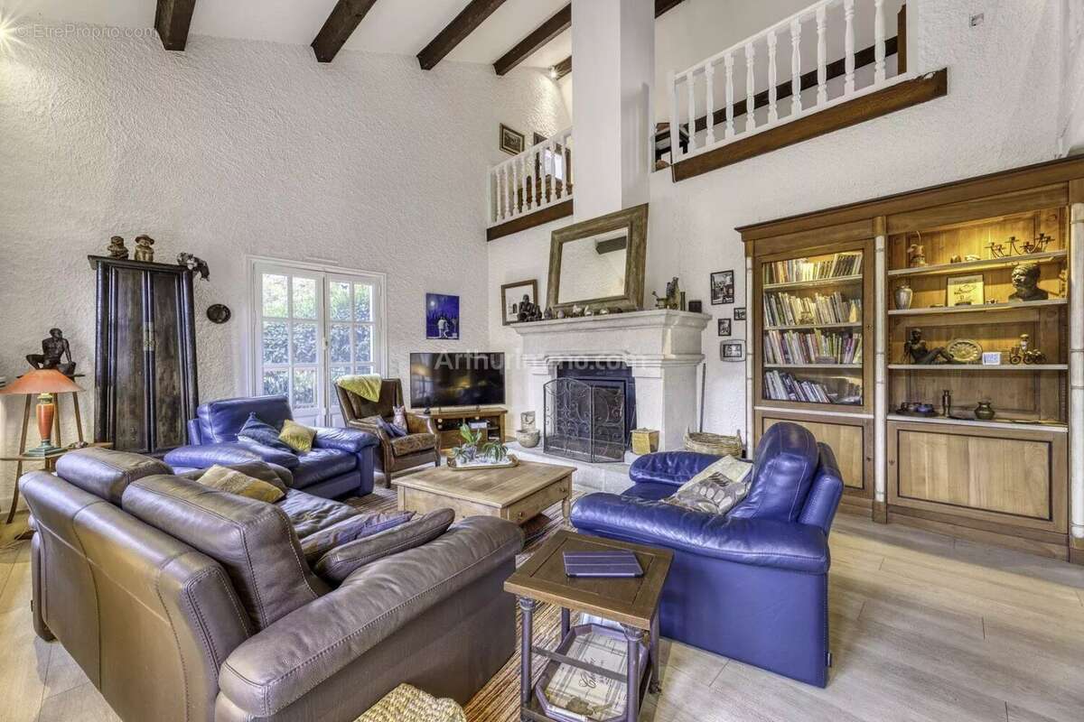 Maison à LA CROIX-DE-LA-ROCHETTE