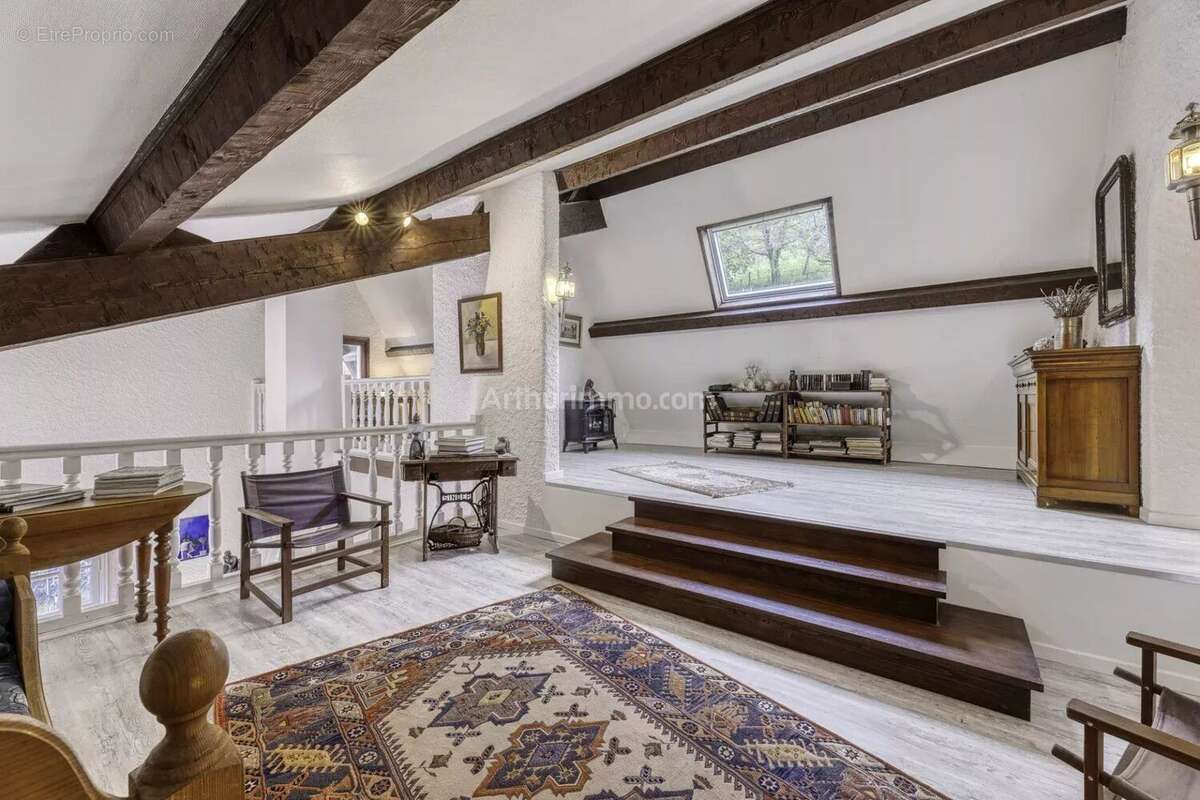 Maison à LA CROIX-DE-LA-ROCHETTE