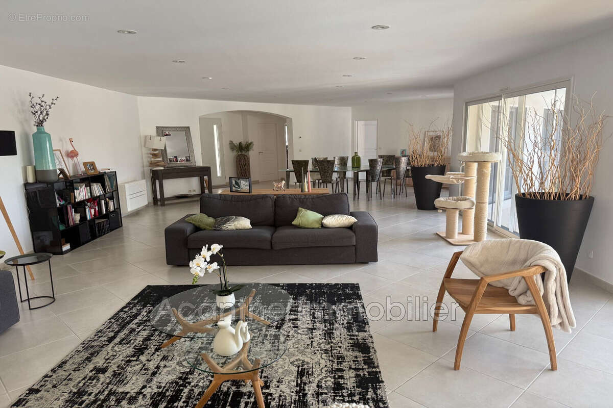 Maison à SUSSARGUES