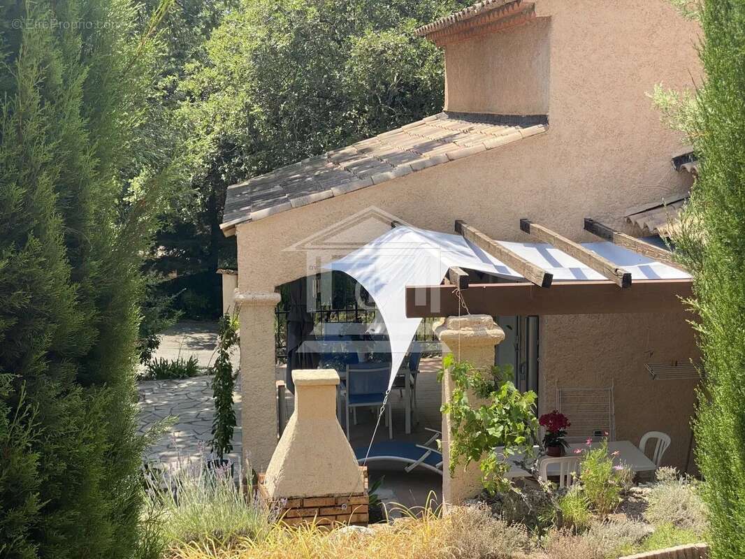 Maison à SAINT-PAUL-EN-FORET