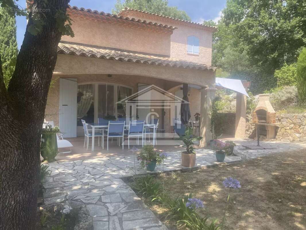 Maison à SAINT-PAUL-EN-FORET