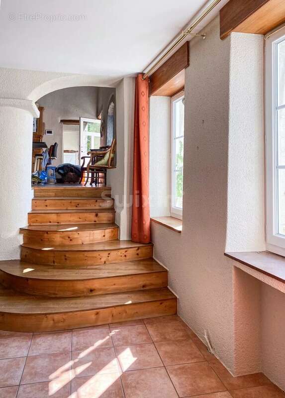 Maison à LONS-LE-SAUNIER