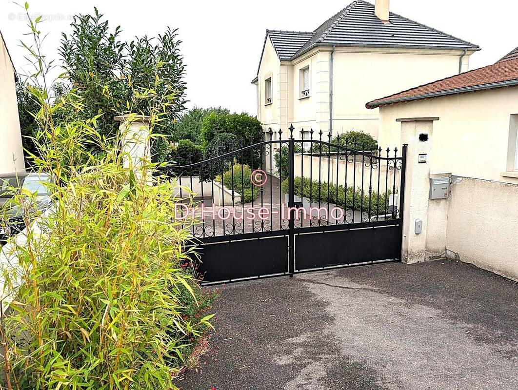 Maison à CARRIERES-SUR-SEINE