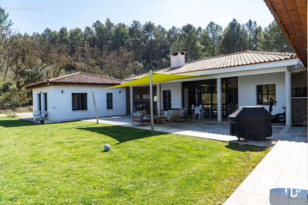 Maison à POURRIERES