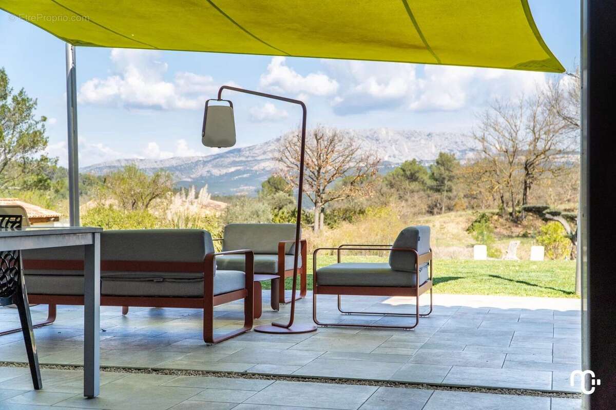 Maison à POURRIERES