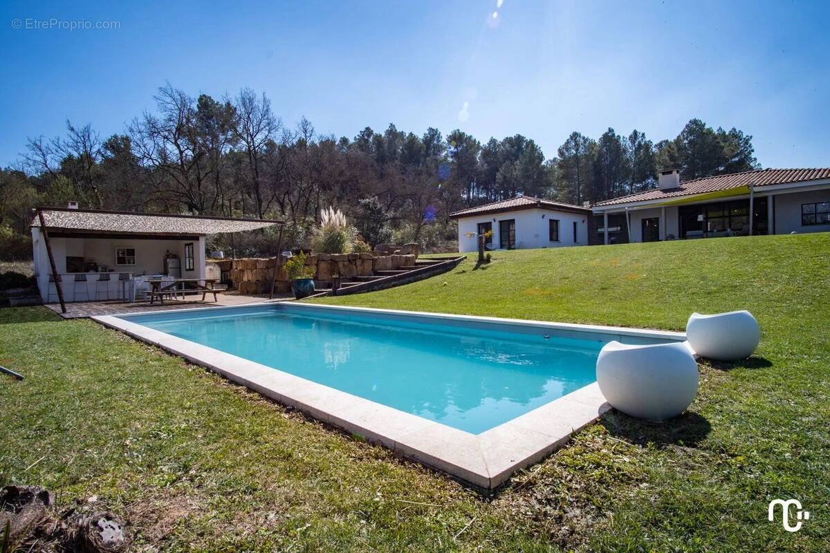 Maison à POURRIERES