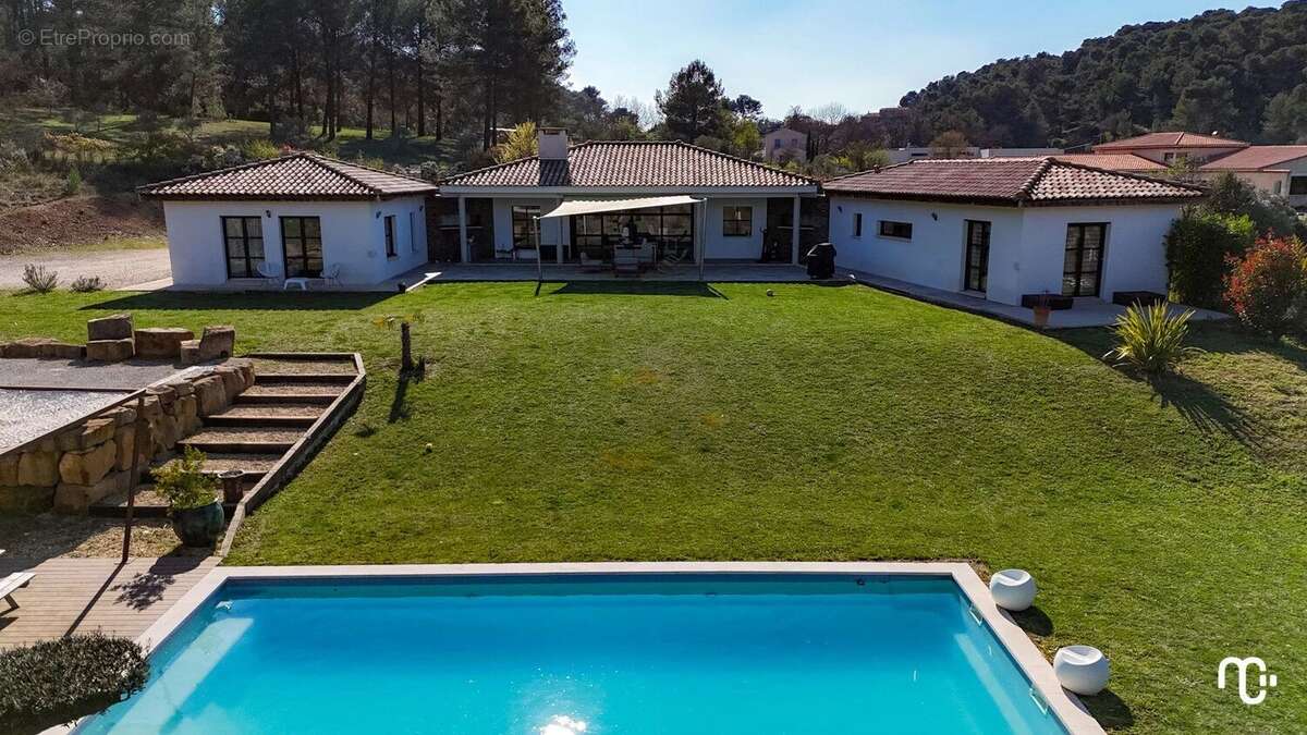 Maison à POURRIERES