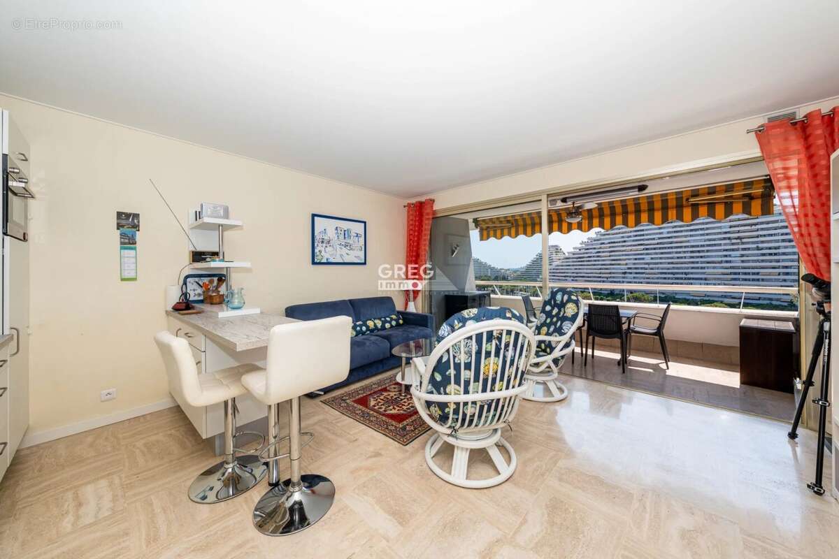 Appartement à VILLENEUVE-LOUBET