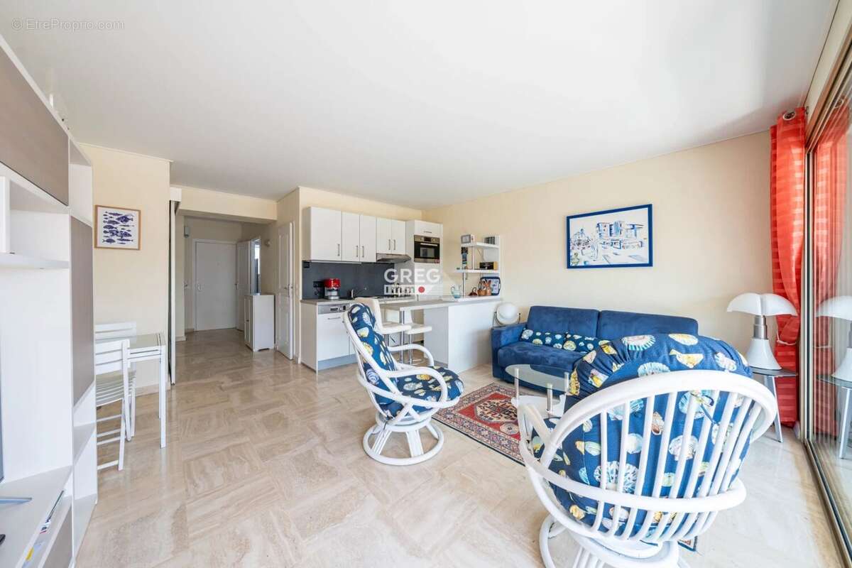 Appartement à VILLENEUVE-LOUBET