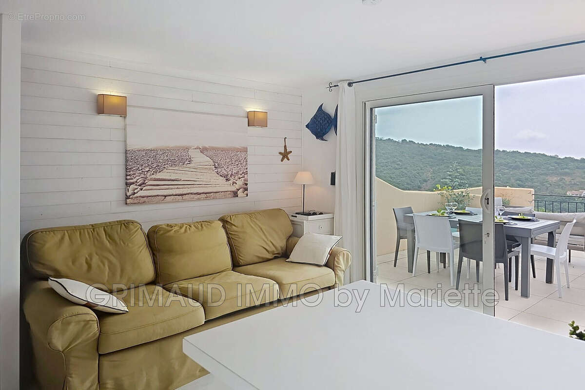 Appartement à GRIMAUD