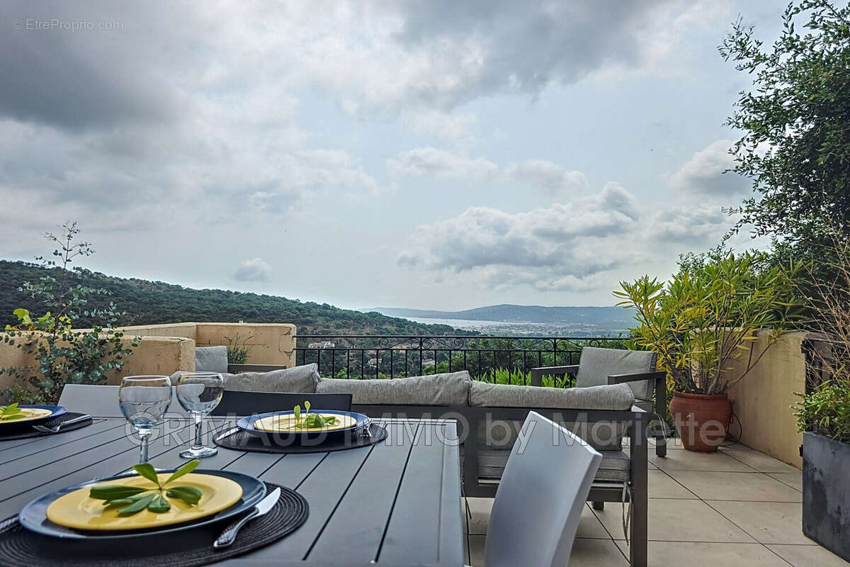 Appartement à GRIMAUD