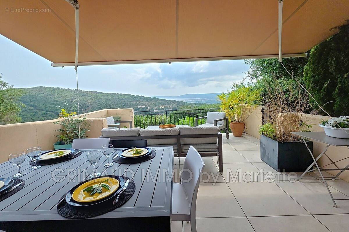 Appartement à GRIMAUD