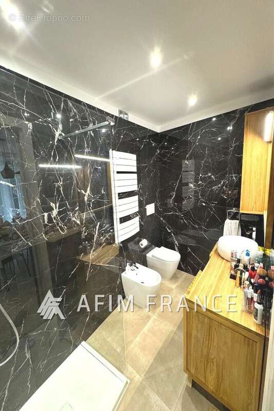 Appartement à ROQUEBRUNE-CAP-MARTIN