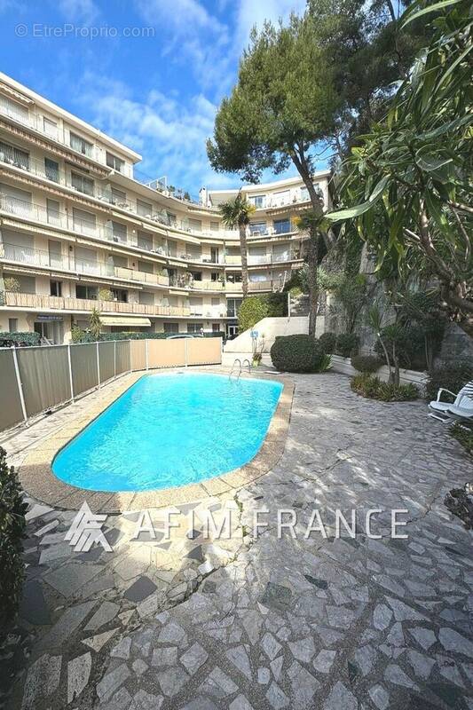 Appartement à ROQUEBRUNE-CAP-MARTIN