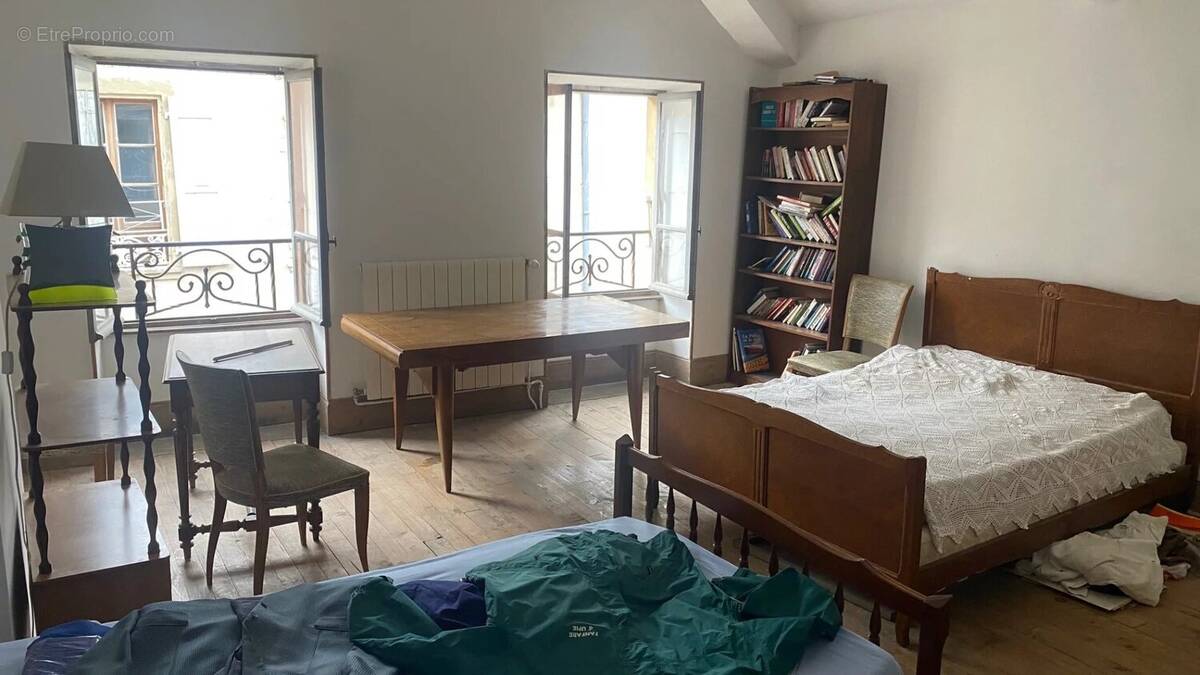 Maison à AOUSTE-SUR-SYE