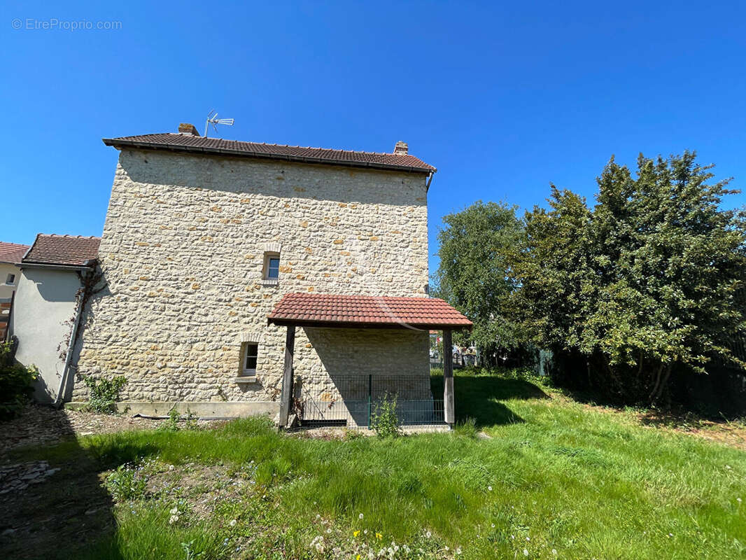 Maison à MONDEVILLE