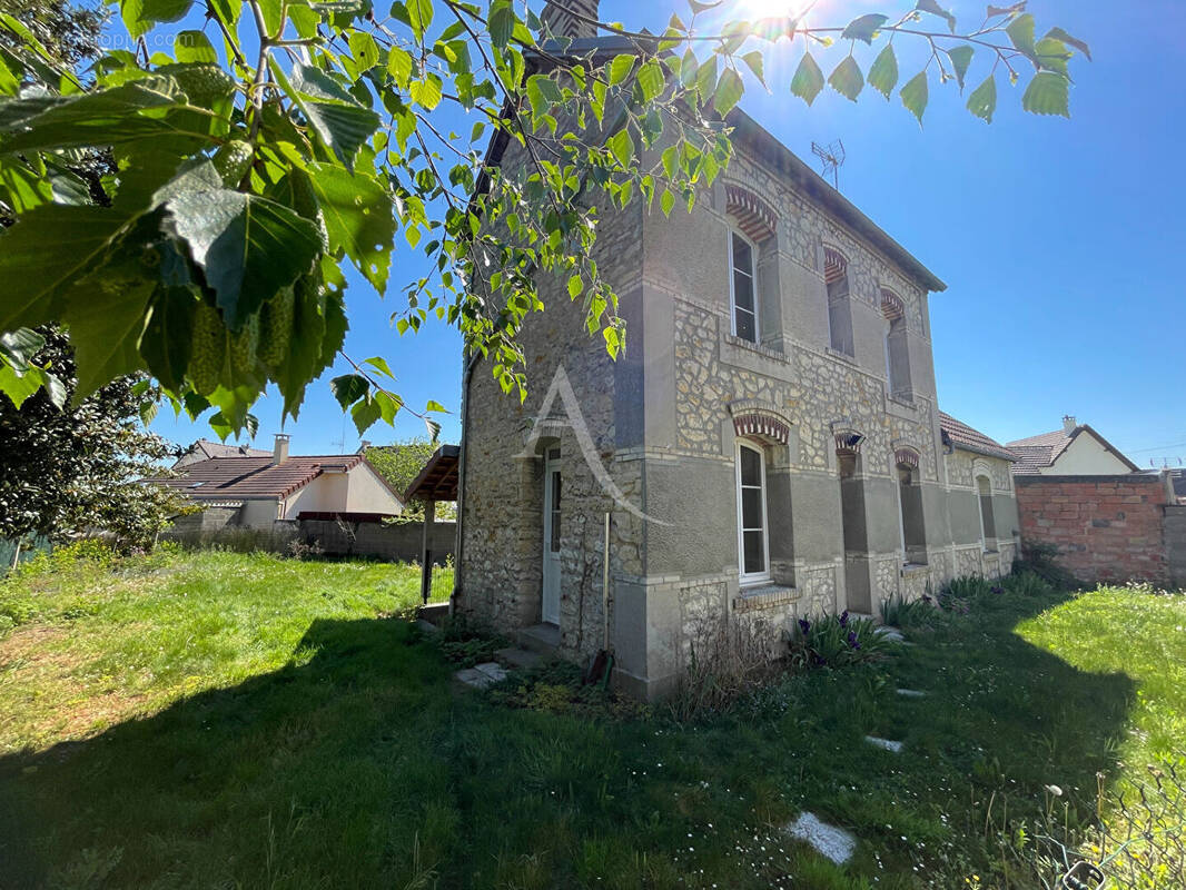 Maison à MONDEVILLE