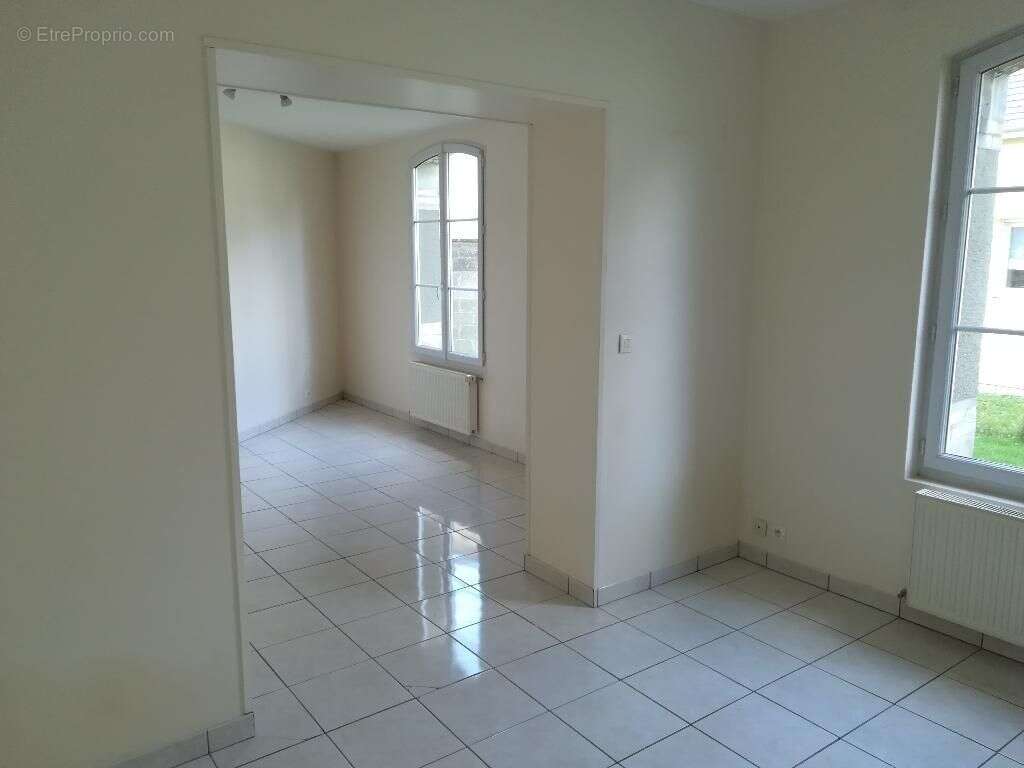 Maison à MONDEVILLE