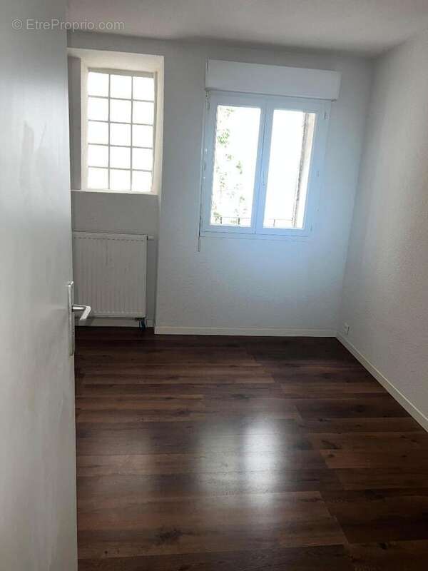   - Appartement à NEUVY