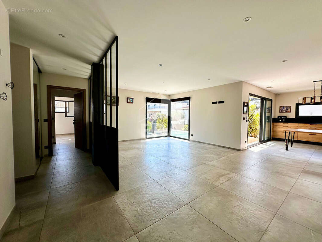 Maison à VILLELONGUE-DE-LA-SALANQUE