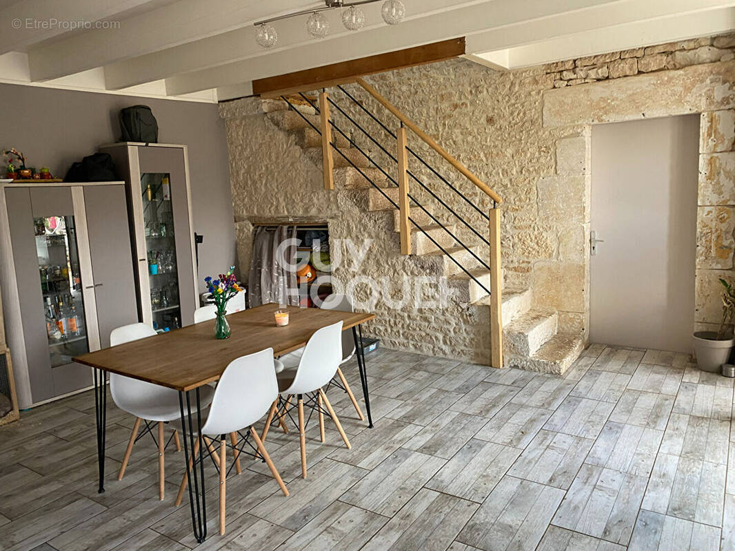 Maison à FONTENAY-LE-COMTE