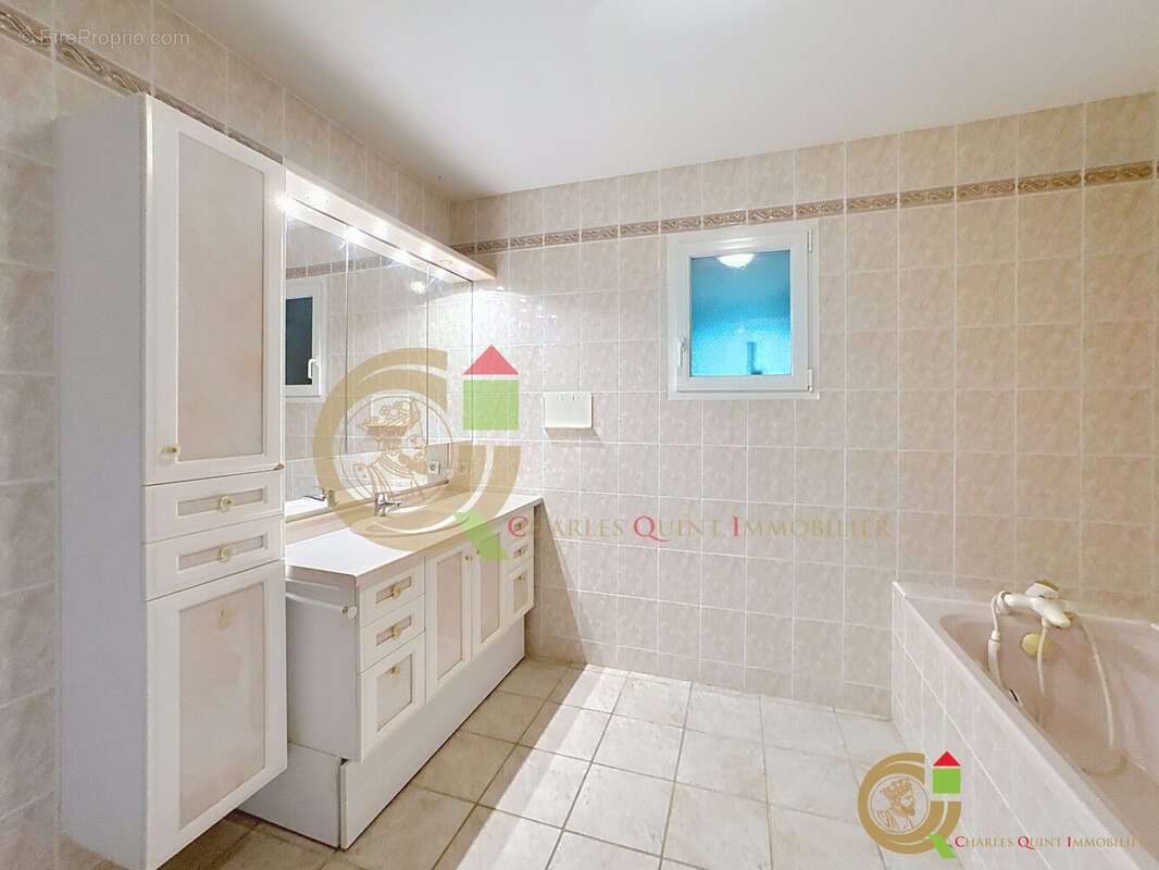 Maison à GROFFLIERS