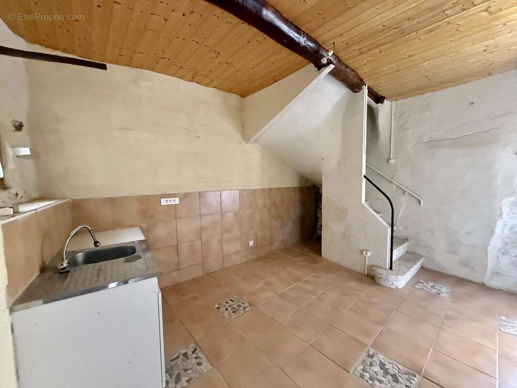 Maison à FEUILLA