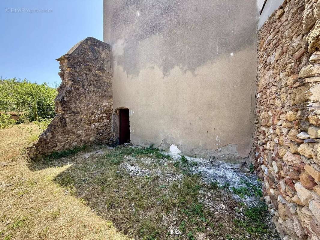 Maison à FEUILLA