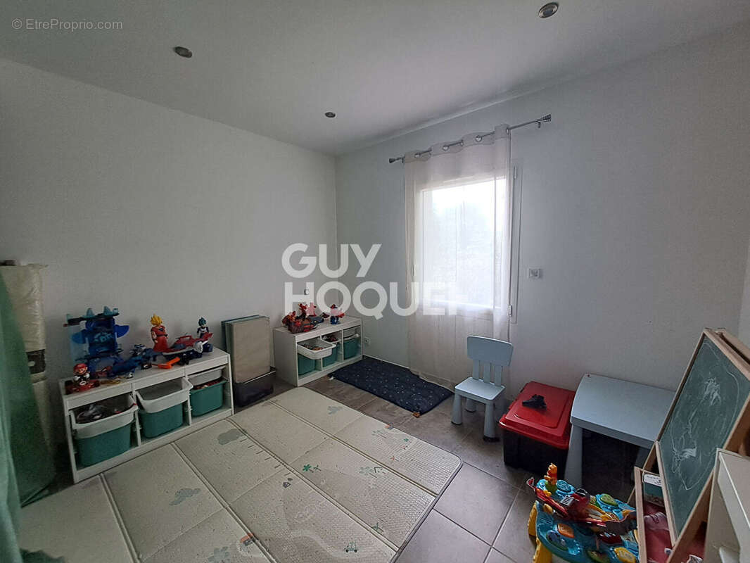 Maison à SAINT-MARCEL-DE-CAREIRET