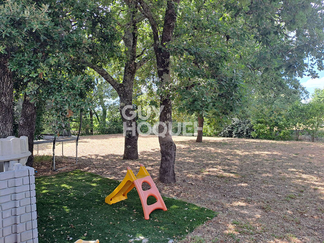 Maison à SAINT-MARCEL-DE-CAREIRET