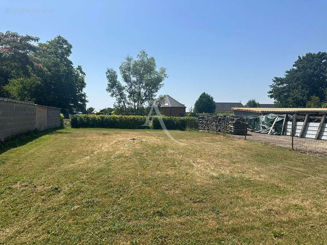 Terrain à DOUE-LA-FONTAINE