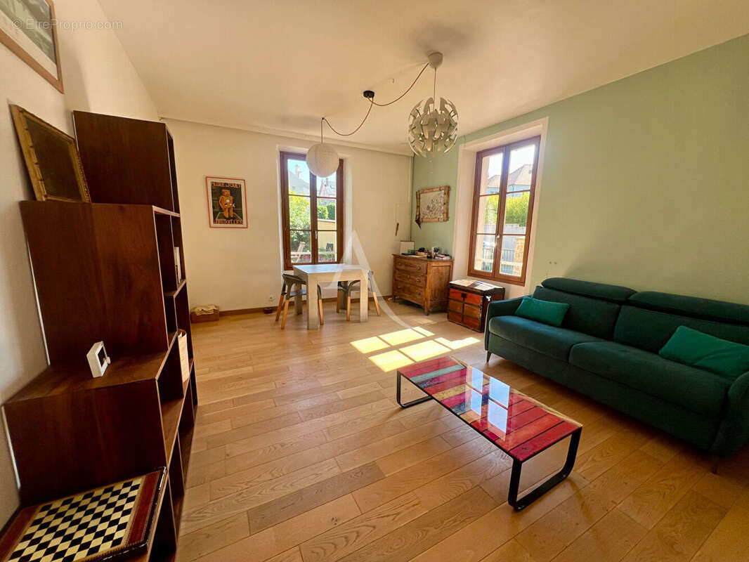 Appartement à BUSSY-SAINT-GEORGES