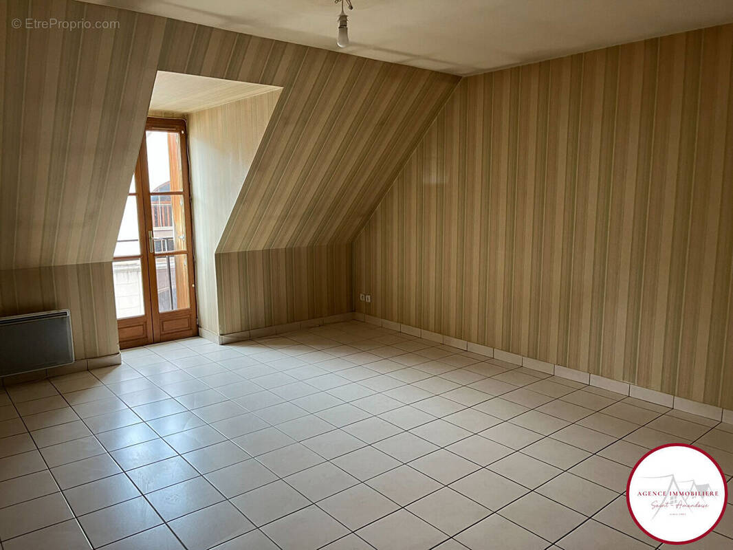 Appartement à SAINT-AMAND-MONTROND