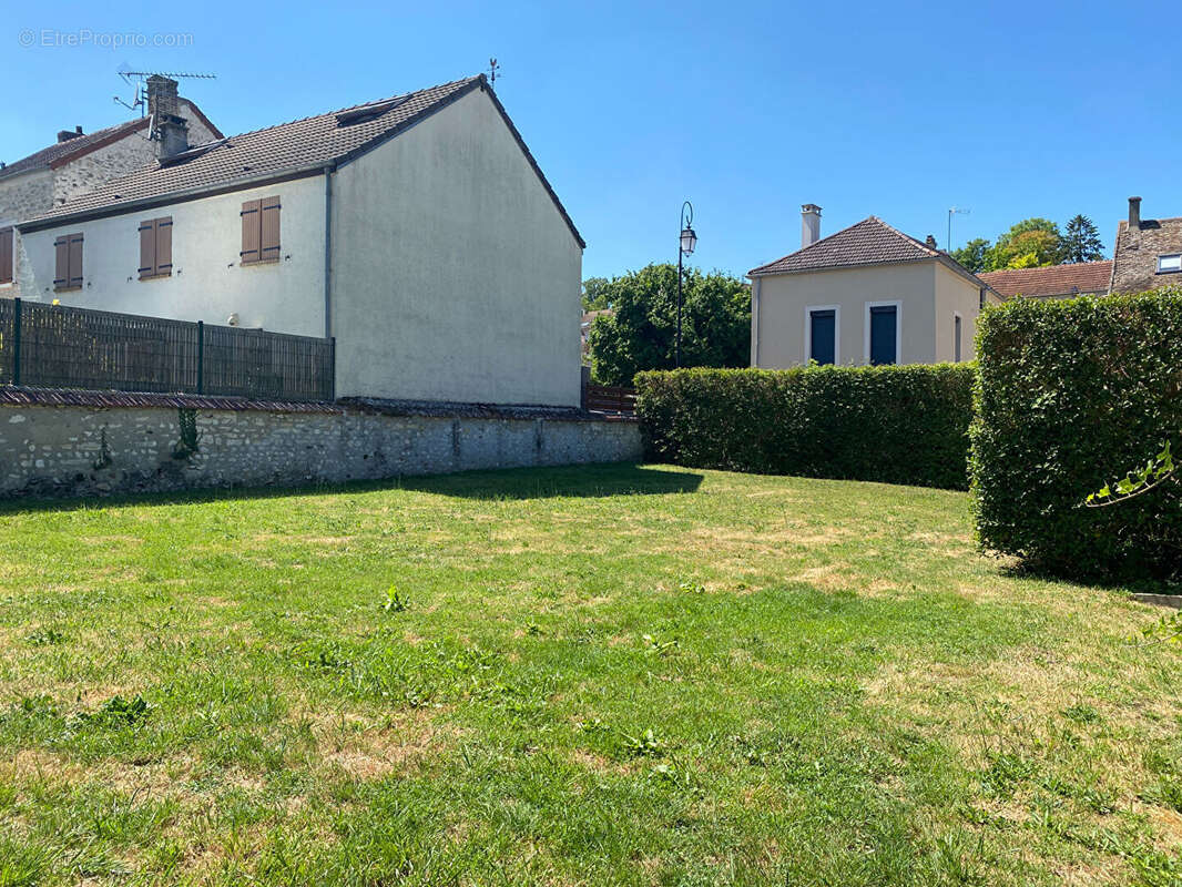 Commerce à GUERVILLE